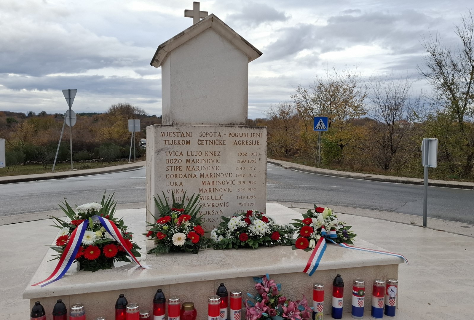 U ŠOPOTU OBILJEŽENA 34. OBLJETNICA STRADAVANJA CIVILA IZ OBITELJI MARINOVIĆ TIJEKOM DOMOVINSKOG RATA